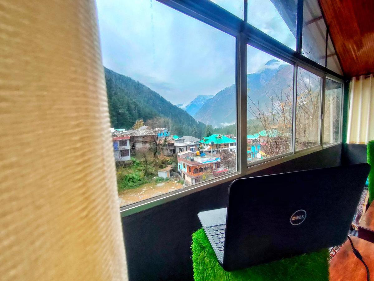 I Love Kasol Hostel & Rooftop Cafe Exterior foto